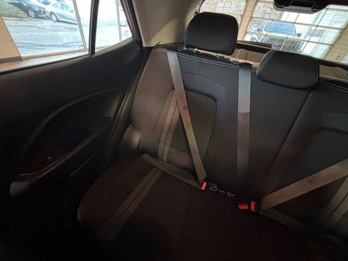 Used 2025 Hyundai Venue SEL image 44