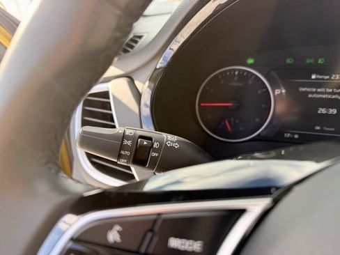 Used 2021 Kia Seltos SX w/ SX Sunroof Package image 17