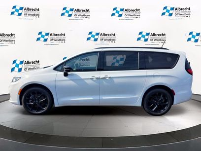 New 2026 Chrysler Pacifica Select w/ S Appearance Package
