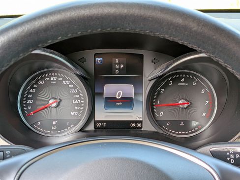 Used 2019 Mercedes-Benz GLC 300 image 22