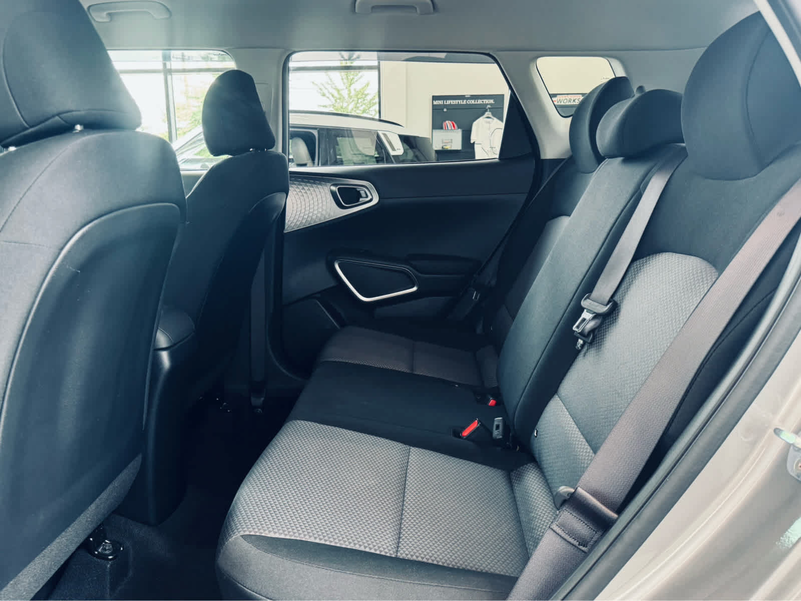 Used 2023 Kia Soul LX w/ LX Technology Package FWD image 16