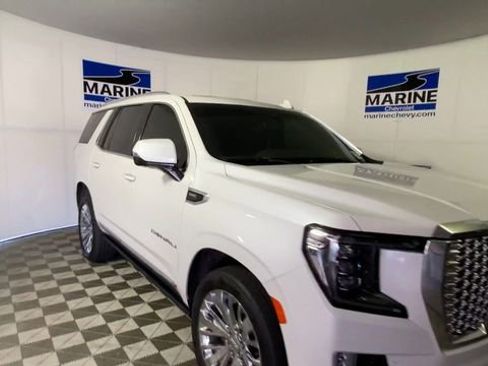 Used 2021 GMC Yukon Denali w/ Denali Premium Package RWD image 4