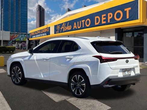 Used 2025 Lexus UX 300h AWD image 2