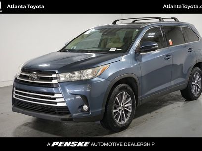 Used 2019 Toyota Highlander SE