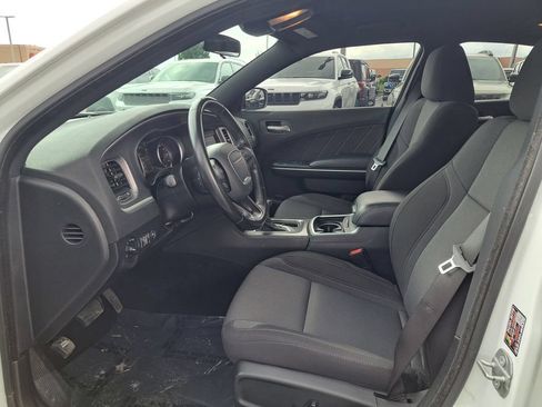 Used 2020 Dodge Charger SXT RWD image 9