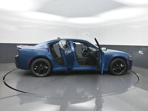 Used 2022 Dodge Charger SXT w/ Blacktop Package AWD/4WD image 41