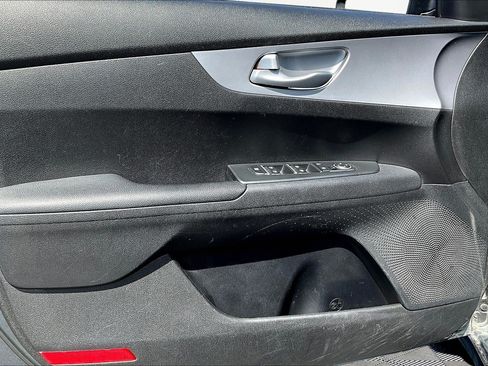 Used 2023 Kia Forte LXS FWD image 19