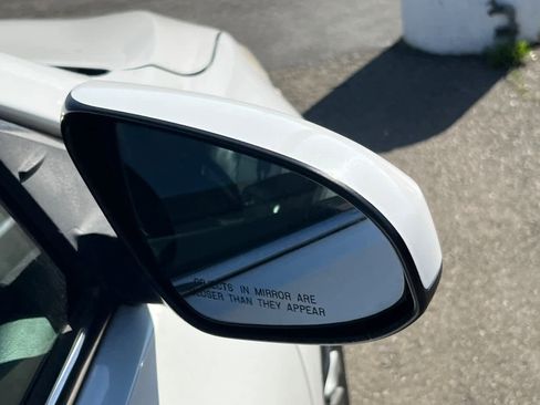 Used 2017 Toyota Camry SE FWD image 16