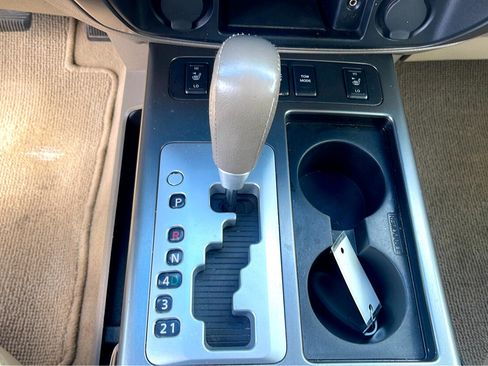 Used 2011 Nissan Armada Platinum image 26