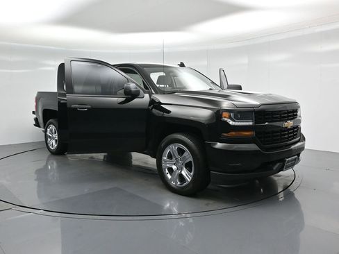 Used 2018 Chevrolet Silverado 1500 Custom w/ Custom Value Package image 26