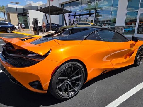 Used 2025 McLaren 750S Spider RWD image 10