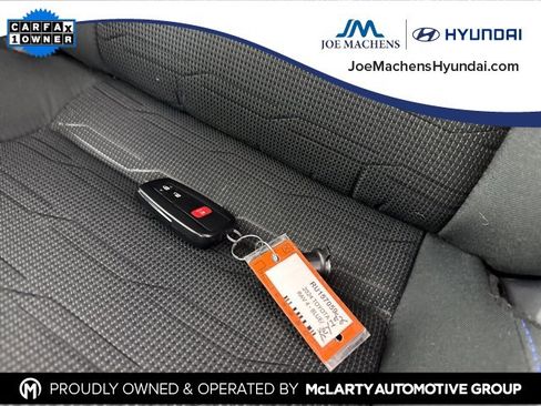 Used 2024 Toyota RAV4 SE image 32