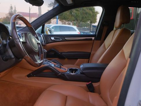 Used 2014 Porsche Cayenne GTS image 13