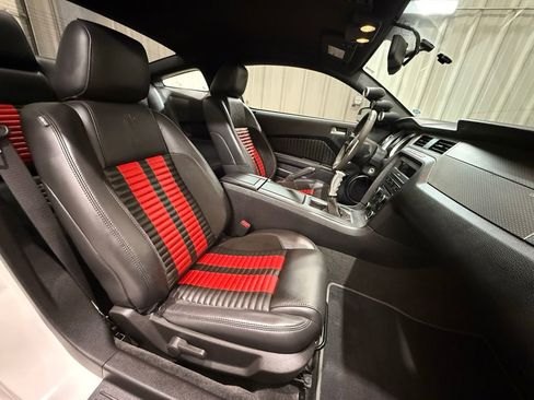 Used 2011 Ford Mustang Shelby GT500 w/ SVT Performance Pkg RWD image 29