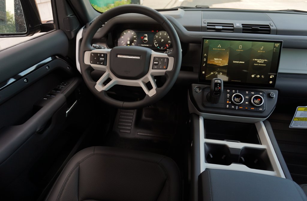 New 2026 Land Rover Defender 110 S AWD/4WD image 14