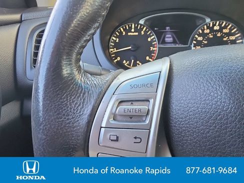 Used 2017 Nissan Altima 2.5 SV w/ Convenience Package FWD image 12