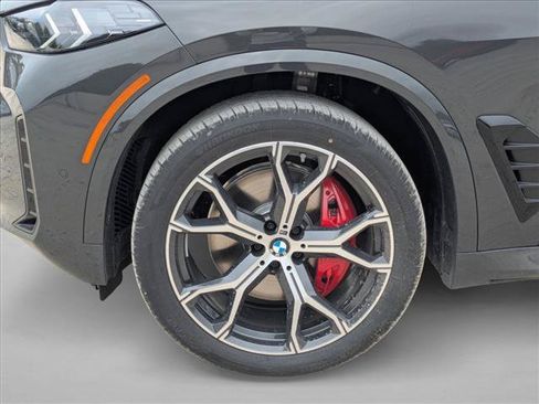 New 2026 BMW X5 xDrive40i w/ M Sport Package AWD/4WD image 9