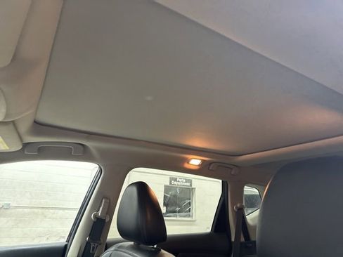 Used 2017 Nissan Rogue SL w/ SL Premium Package image 6