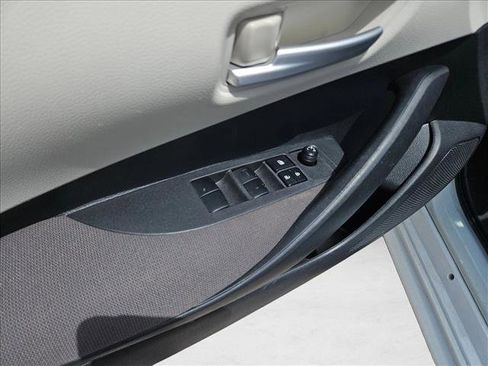 Used 2021 Toyota Corolla LE FWD image 13