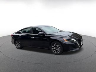 Used 2025 Nissan Altima 2.5 SV FWD video 2