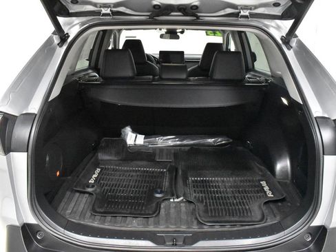 Used 2023 Toyota RAV4 XLE Premium image 12