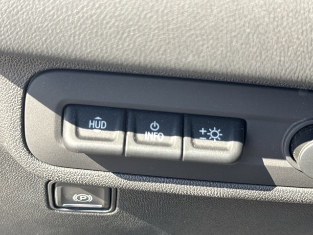 Used 2023 GMC Terrain SLT w/ Tech Package FWD image 34