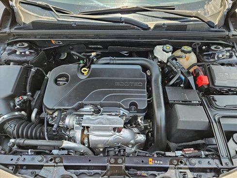 Used 2023 Chevrolet Malibu LT FWD image 23