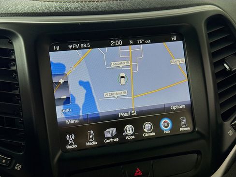 Used 2016 Jeep Cherokee Limited w/ Luxury Group image 2