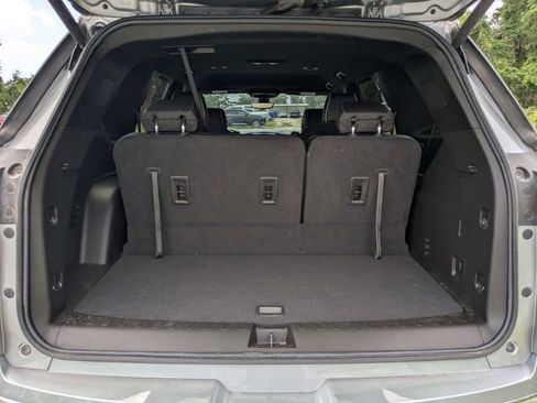 Used 2023 Chevrolet Traverse Premier FWD image 13