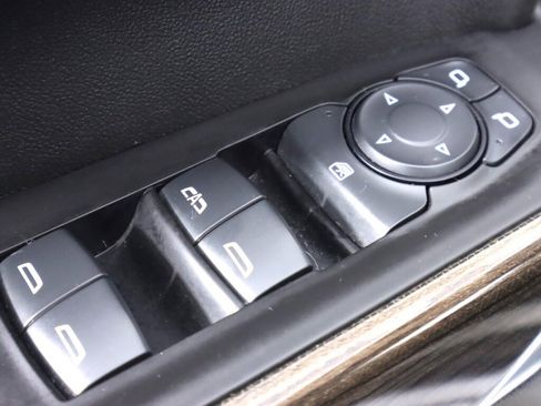 Used 2021 Chevrolet Silverado 1500 LT w/ Convenience Package II image 31