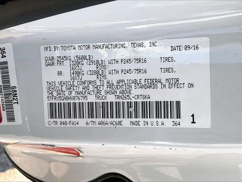 Used 2017 Toyota Tacoma SR image 34