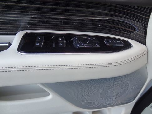 Used 2024 Lincoln Navigator L Black Label image 9