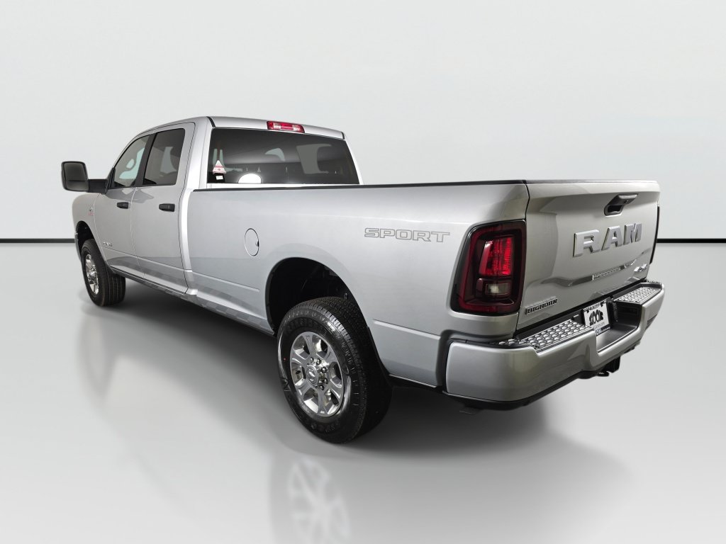 New 2026 RAM 3500 Big Horn AWD/4WD image 7