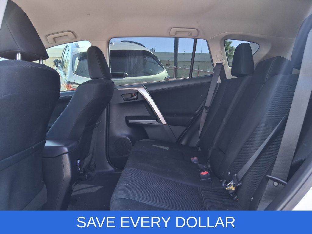 Used 2018 Toyota RAV4 LE FWD image 18
