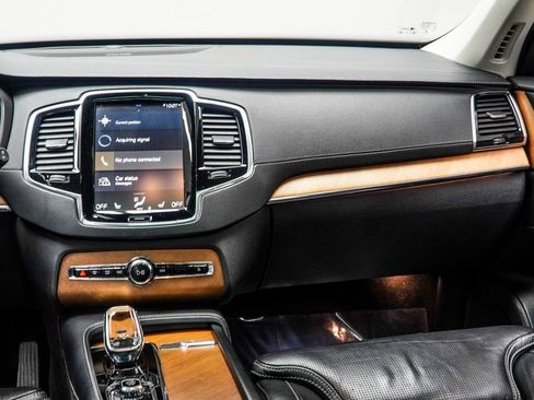 Used 2020 Volvo XC90 T8 Inscription image 17