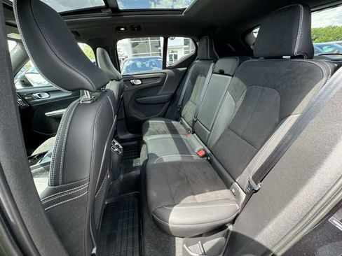 Used 2023 Volvo XC40 Recharge Ultimate w/ Protection Package Premier AWD/4WD image 25