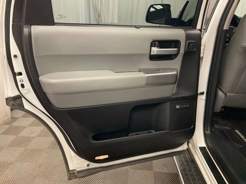 Used 2019 Toyota Sequoia Limited w/ Safety & Convenience Package image 24