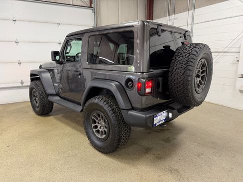Used 2019 Jeep Wrangler Sport AWD/4WD image 7