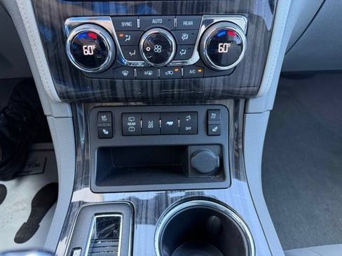 Used 2014 Chevrolet Traverse LTZ FWD image 27