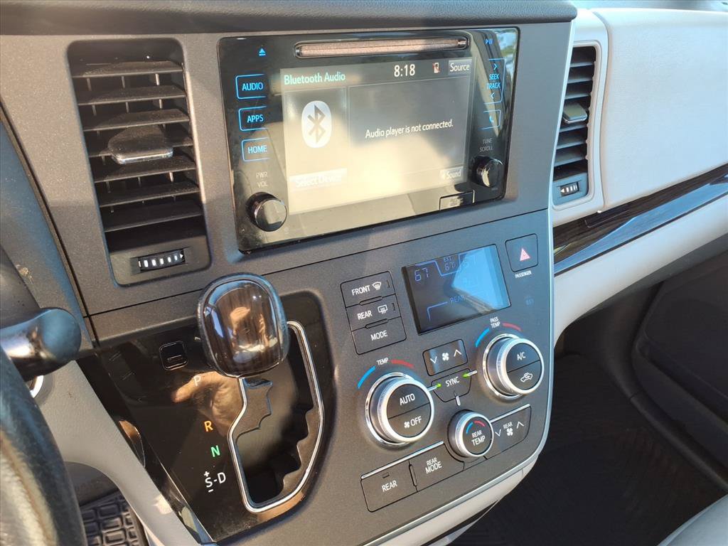 Used 2015 Toyota Sienna XLE w/ XLE Navigation Package FWD image 32