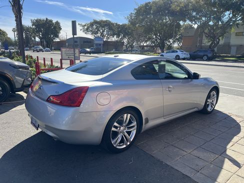 Used 2009 INFINITI G37 Journey w/ Premium Pkg image 10