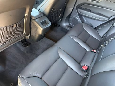 Used 2025 Volvo XC60 B5 Plus image 15