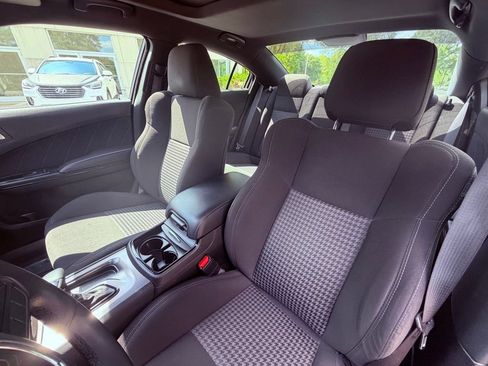 Used 2022 Dodge Charger GT RWD image 10