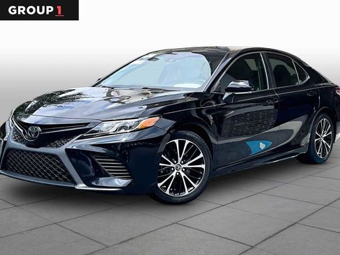 Used 2018 Toyota Camry SE w/ Convenience Package FWD image 1