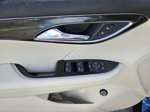 Used 2023 Buick Envision Preferred image 17