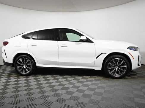 New 2026 BMW X6 xDrive40i w/ Climate Comfort Package image 8