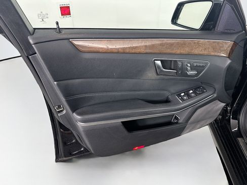 Used 2014 Mercedes-Benz E 350 Sedan image 27