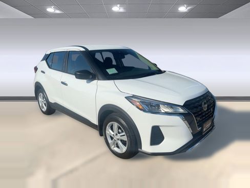 New 2025 Nissan Kicks Play S image 7