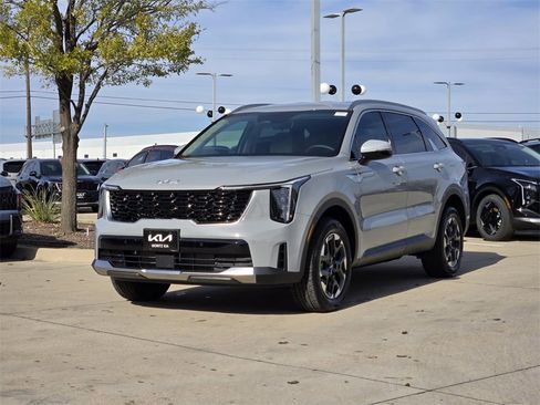 New 2026 Kia Sorento S image 2