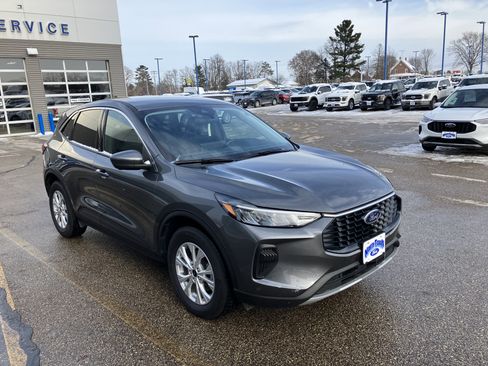 Used 2023 Ford Escape Active w/ Tech Pack #2 image 4